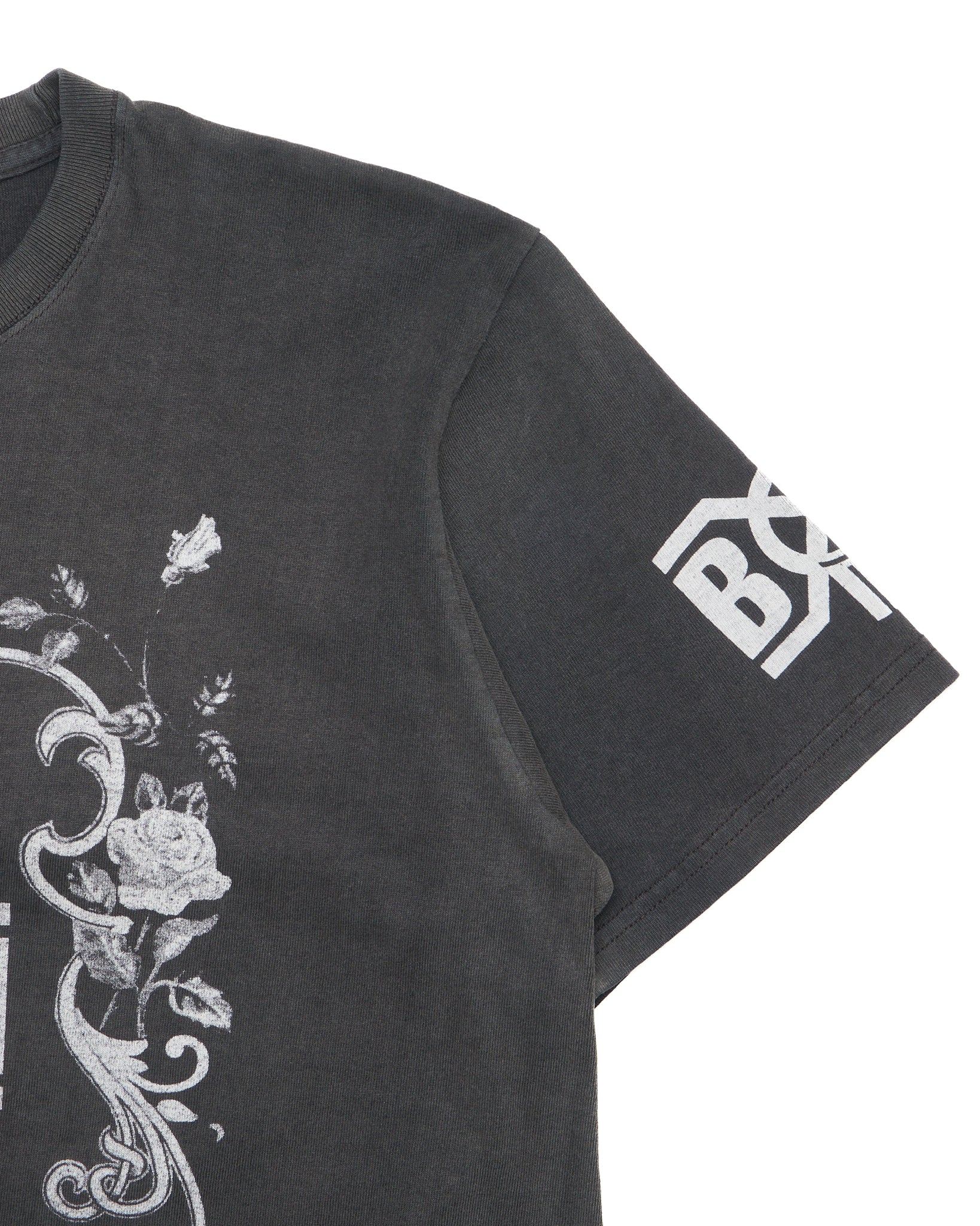 Mid 00s Bounty Hunter Ornate Skull Graphic Tee