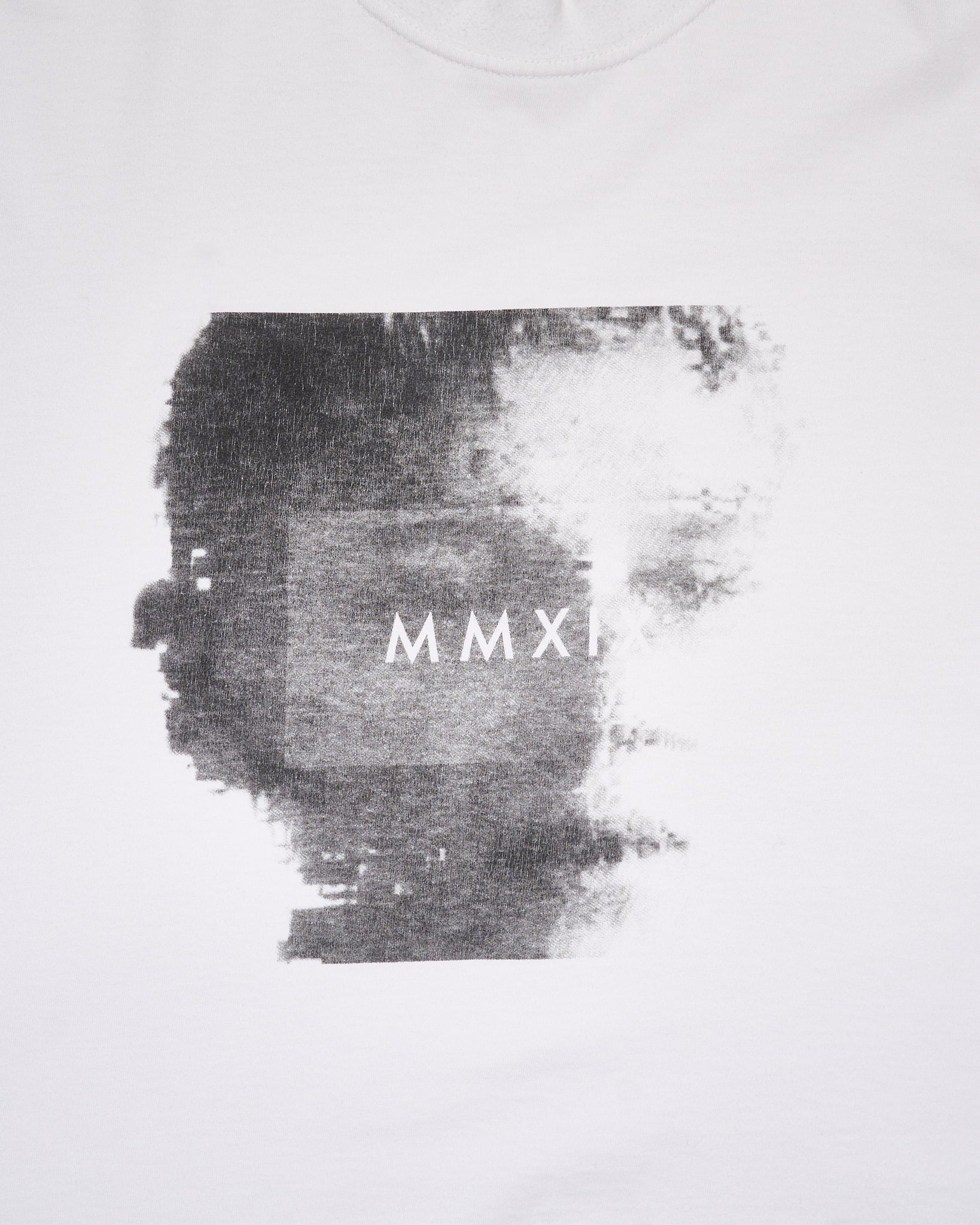 S/S19 Julius_7 "MMXIX_7 BEELZEBUB;" White Graphic Raglan T-shirt