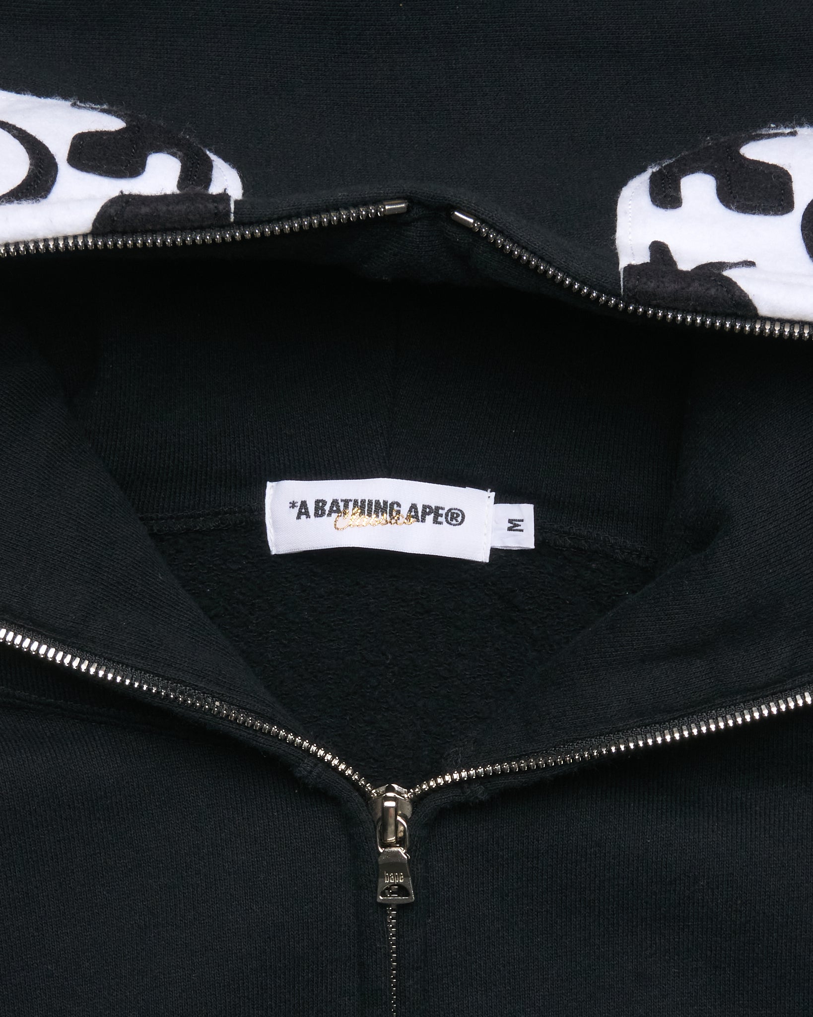 ‘09 BAPE Classics x Hanshin Tigers White Tiger Shark Full-Zip Hoodie