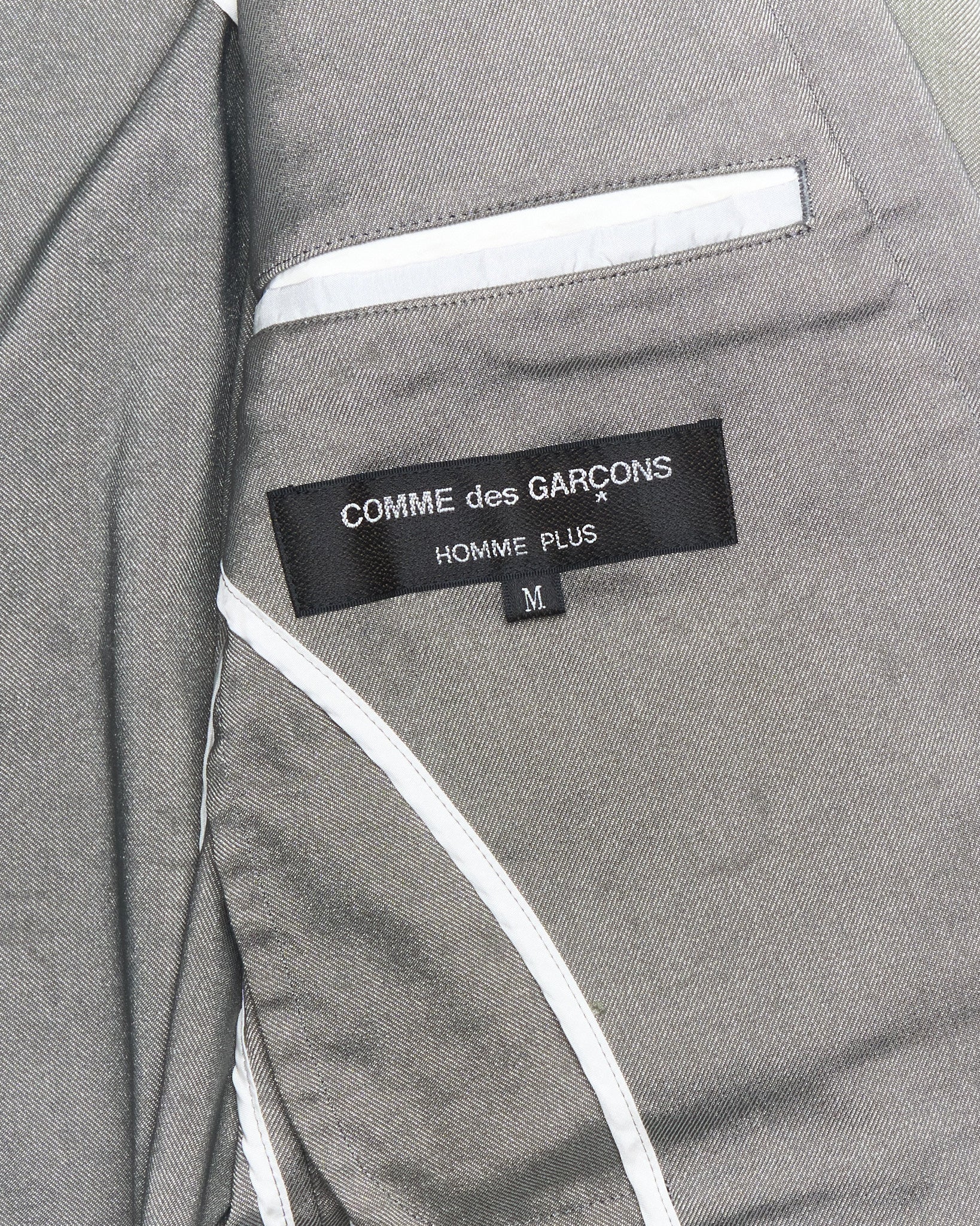 A/W07 Comme des Garçons
HOMME PLUS Silver Shimmery Suit Jacket